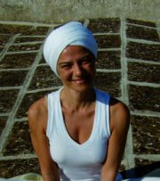 Anna Santoro (Dharma Kaur)