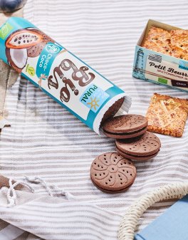 Biobis - Biscotti al Cacao Farciti con Crema al Cocco - 4