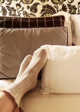 Calzini Medi Donna in Lana Merinos con Ricamo "Vega" - Beige - 3