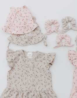 Cappellino da Sole in Mussola con Orecchie da Orso - Pink Flowers - 3