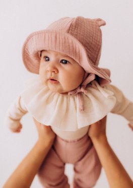 Cappellino da Sole in Mussola con Orecchie da Orso - Pink Sand - 2