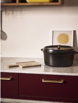 Cocotte Rotonda in Ghisa con Coperchio Staub - 11