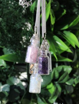 Collana con Boccetta di Pietre - 4