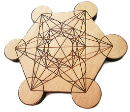Cubo di Metatron Inciso in Legno Okumè - 1