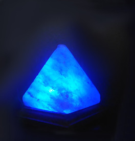 Lampada di Sale Piramide con presa Usb - 7