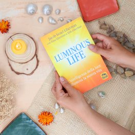 Luminous Life — Libro - 3