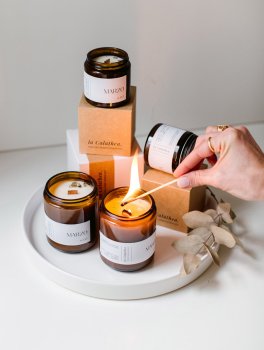 Marzo - Candela Profumata in Cera di Soia - 7