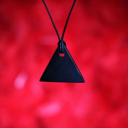 Pendente di Shungite Lucida con Cordino - Triangolo - 4