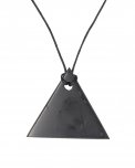 Pendente di Shungite Lucida con Cordino - Triangolo Uomo