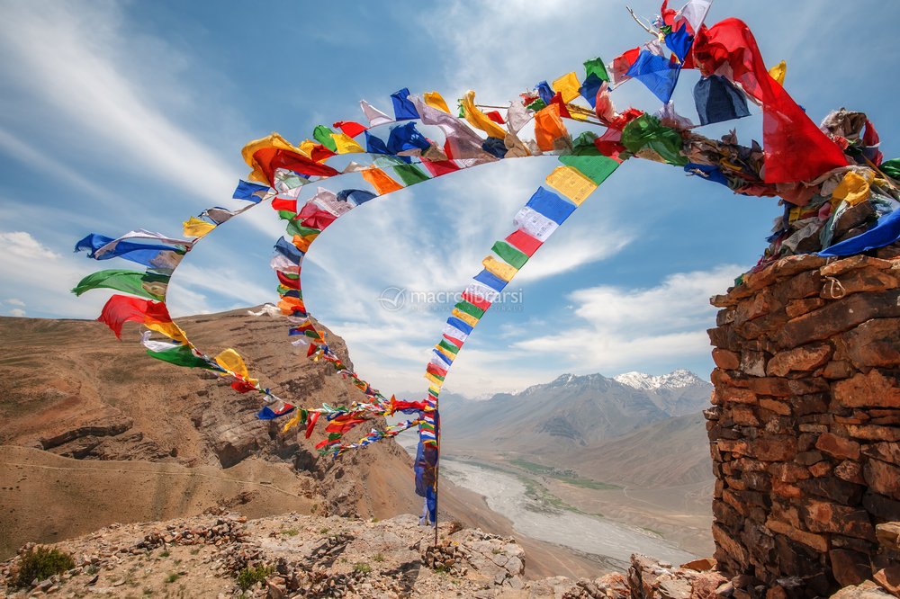 Bandierine Tibetane in Ladakh, India Di Preghiera Fotografia Stock -  Immagine di appendere, nubi: 27765324