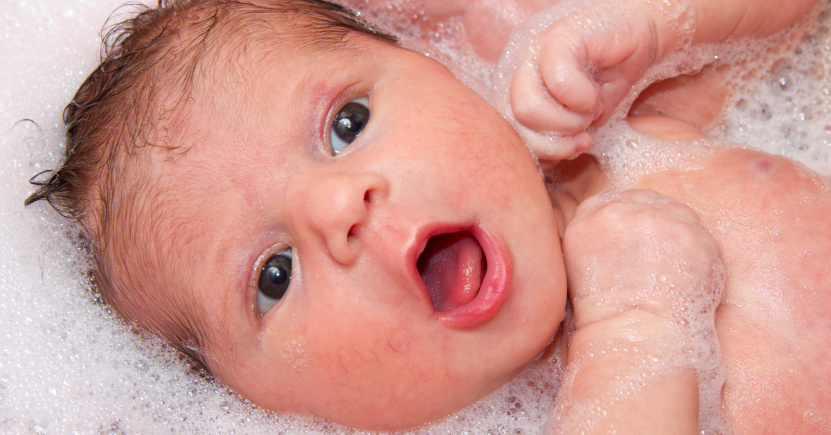 Come affrontare il bagnetto per neonati e bambini: un momento di dolcezza e amore