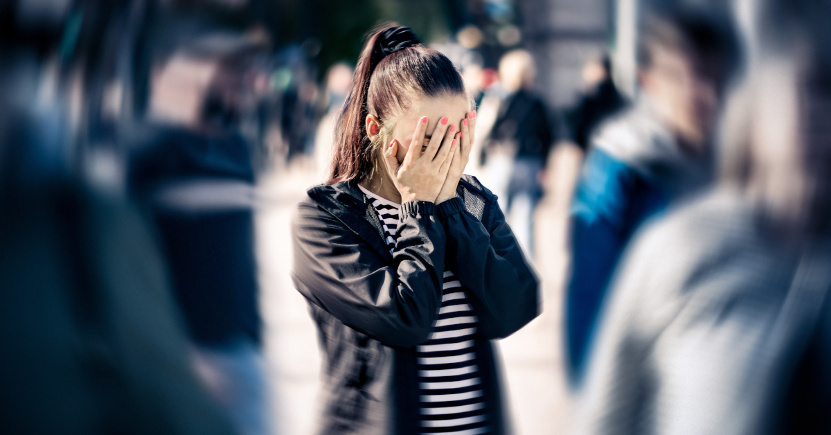 Come gestire ansia e attacchi di panico con rimedi naturali