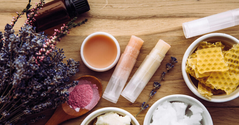 Cosmetici viso e corpo per l'inverno: 4 ricette fai da te (veloci e senza bilancia)