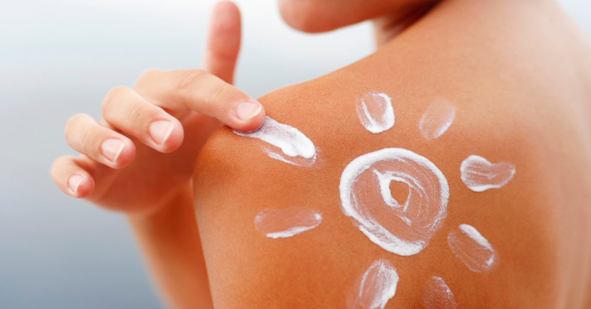 Pelle e sole: la guida alla protezione e all'idratazione estiva