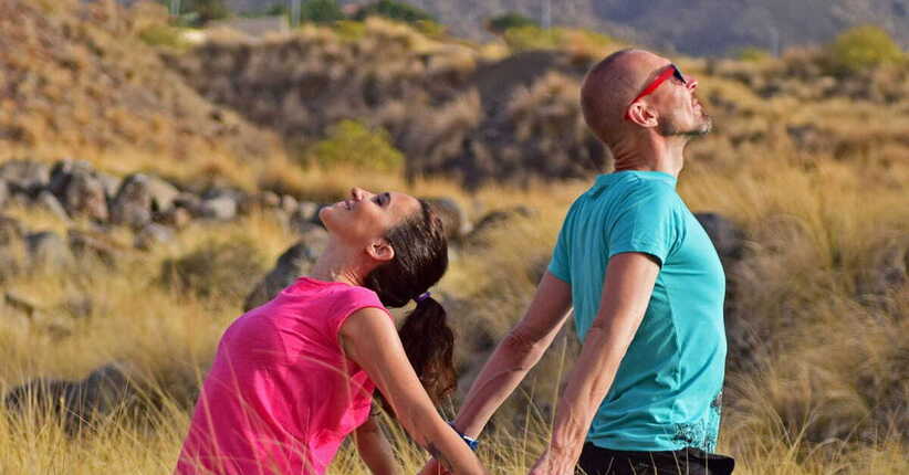 Yoga della felicità: intervista doppia a Sara Bigatti e John Kraijenbrink