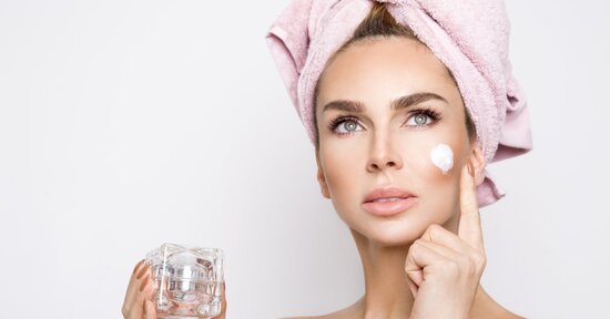 Acido ialuronico: come usarlo in cosmesi