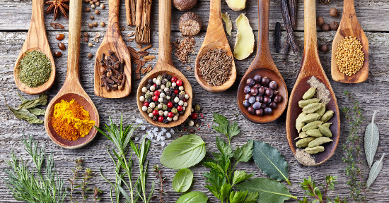 Arricchisci la tua cucina con le spezie e le erbe aromatiche