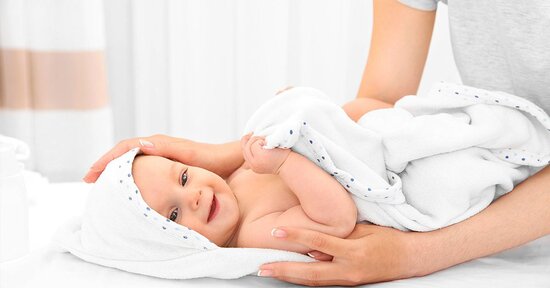 Coccole naturali per la pelle del neonato