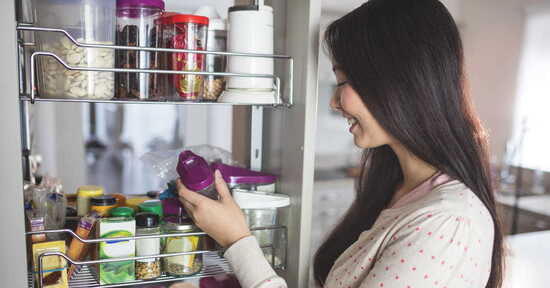 Combattere le tarme e i parassiti del cibo in modo naturale