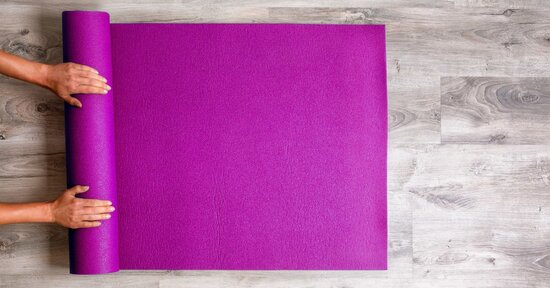Come scegliere il tappetino yoga più adatto a te
