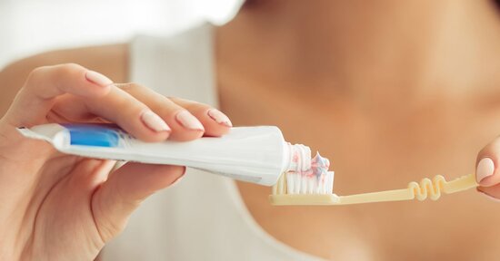 Dentifrici naturali: scegliere quello giusto