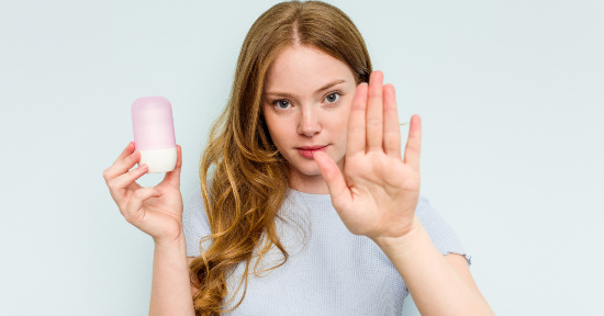 Deodoranti naturali: ingredienti da evitare e prodotti che funzionano