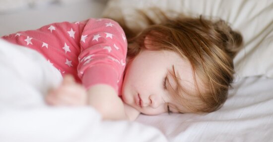 Enuresi notturna nei bambini: i rimedi naturali