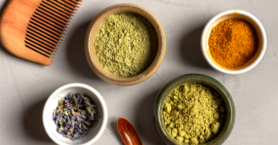 Forti e luminosi con henné, amla e non solo
