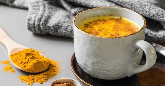 Golden Milk e Yoga: un connubio di benessere per corpo e mente