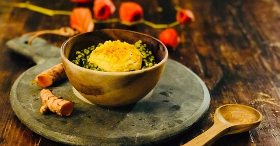 Grano saraceno alle foglie verdi con crema di ceci