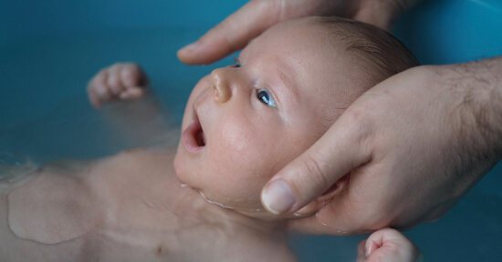 Il bagnetto: un momento speciale per il neonato