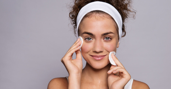 Latte detergente o acqua micellare: quale scegliere?