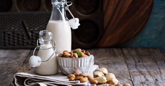 Latte di mandorla fatto in casa