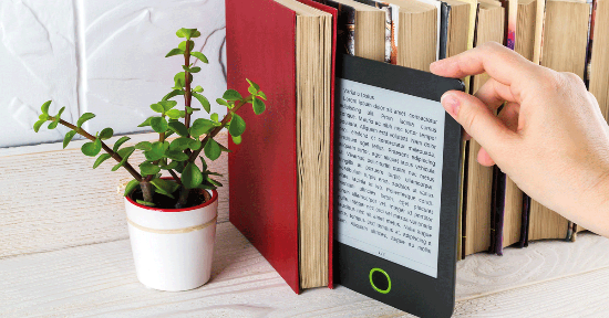 Libro cartaceo o eReader: qual è la scelta più sostenibile a livello ambientale?