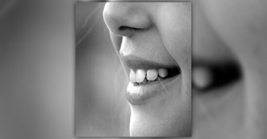 Prendersi cura dei denti in modo naturale