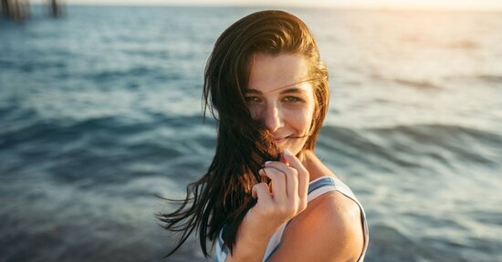 Proteggi i tuoi capelli da sole e dal mare