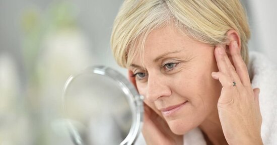Rughe, addio: 7 rimedi naturali antiage