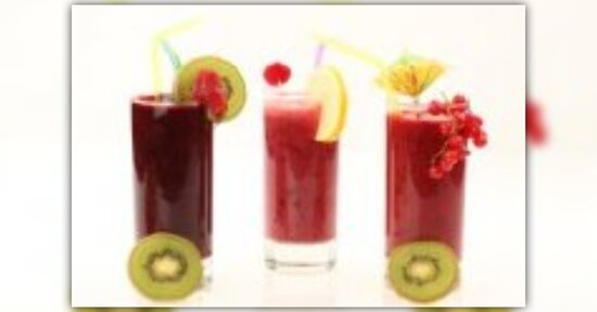 Sconfiggi caldo e sete con questi frullati vegani!