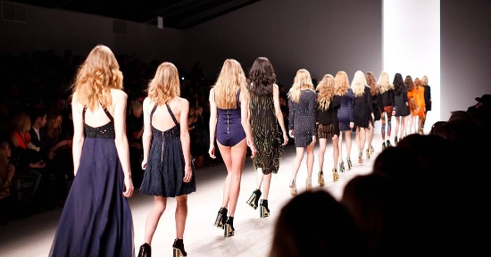 Sfilate e diktat moda: must have o must be?