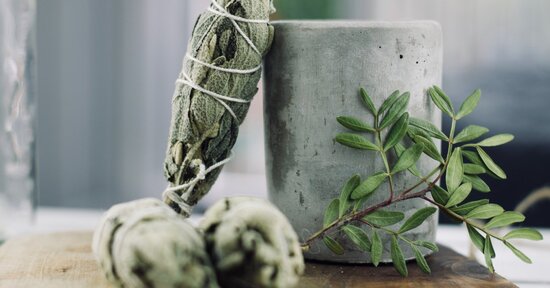 Smudging: come purificare la casa