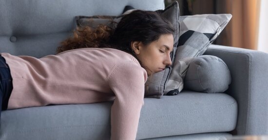 Stanchezza surrenale: come si riconosce e i rimedi naturali per alleviarla