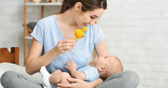 Stimolare i sensi del neonato per uno sviluppo armonico e completo