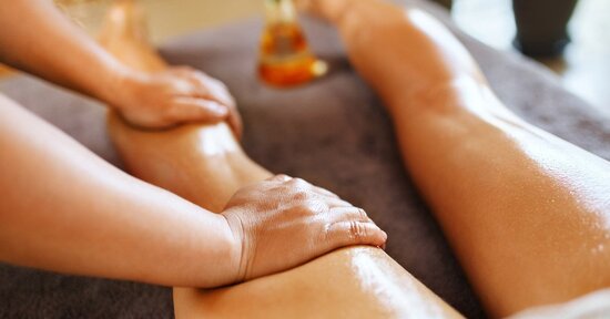 Stop cellulite: arrivano l'olio essenziale di rosmarino e zenzero