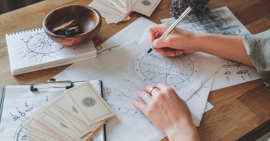 Tarocchi e astrologia: due strumenti per capire chi sei davvero