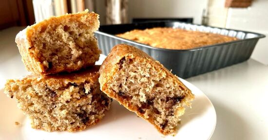 Torta vegan al grano saraceno con cioccolato, noci e profumo di arancia