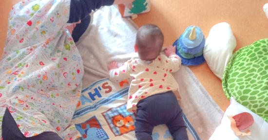 Tummy time: cos'è e perché è importante per il bebè