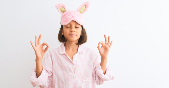 Yoga con i bambini: mini sequenza per la buonanotte