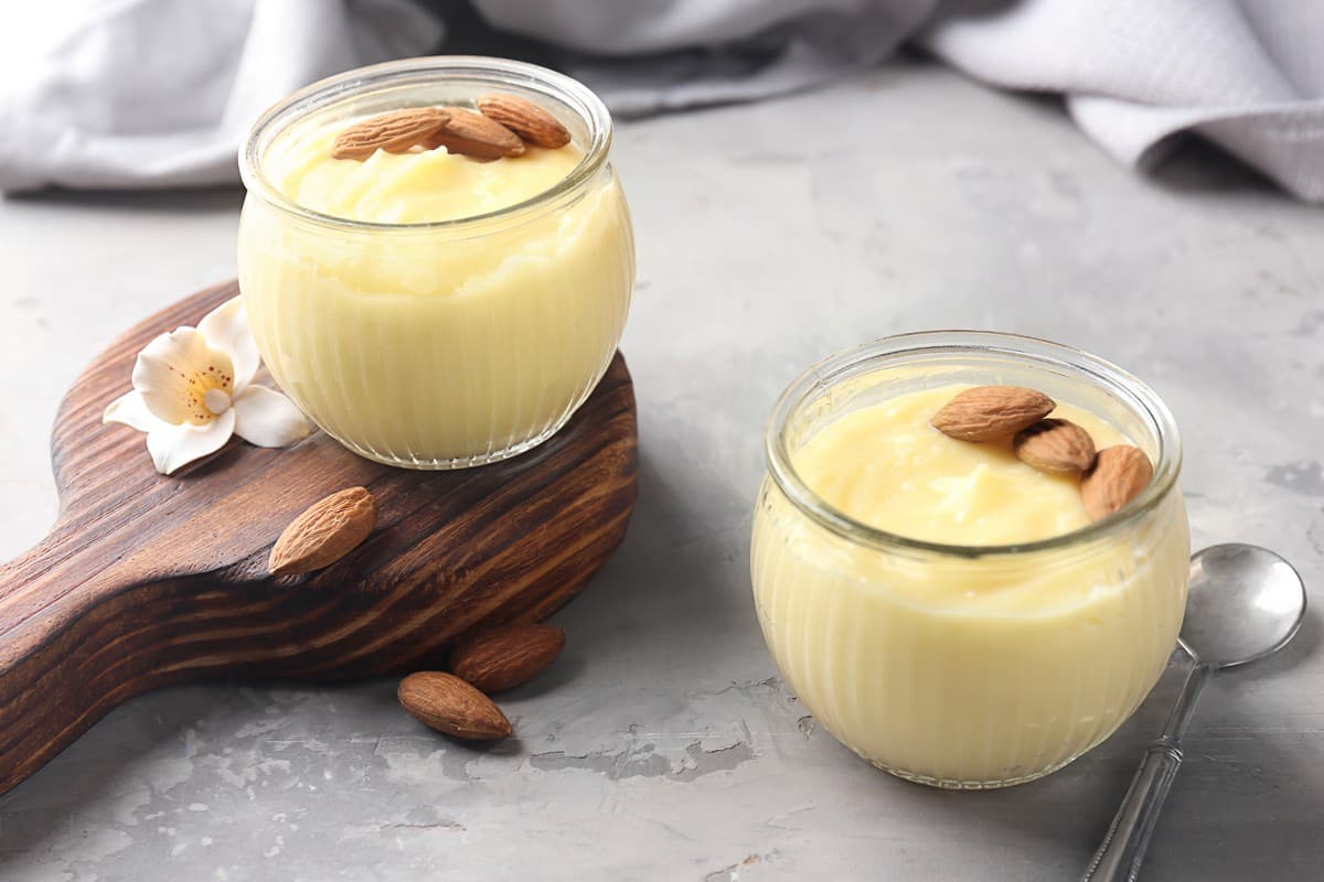 crema “pasticcera” alle mandorle e curcuma