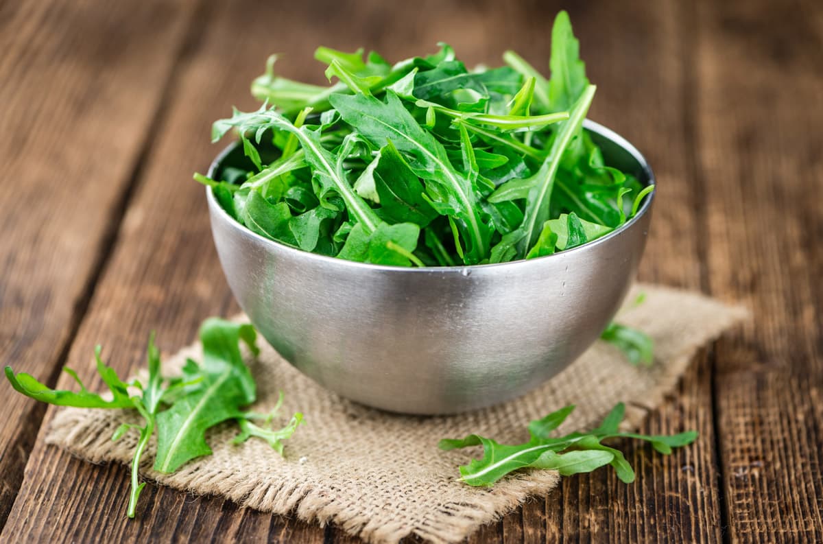Ciotola con rucola fresca