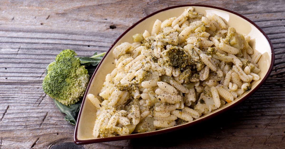 Gnocchetti di ceci in crema di broccolo, tofu e miso di ceci